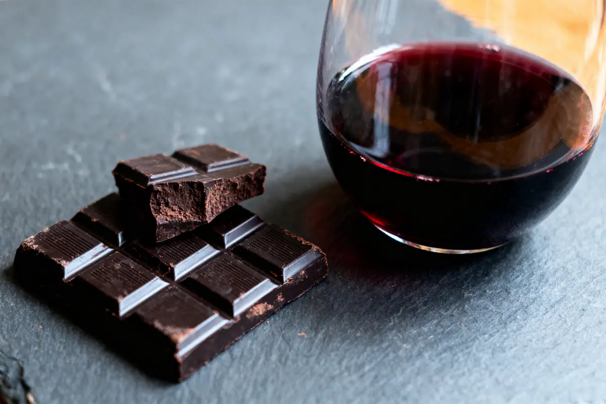 Accord vin et chocolat : Les meilleurs mariages à découvrir